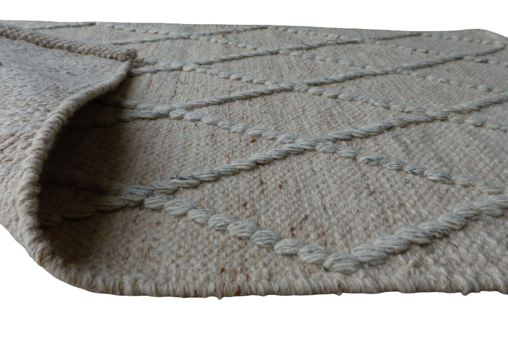 Light Sand Diamond Pattern Flat Weave Rug