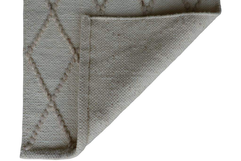 White Flat Weave Withe Sand Diamond Pattern Rug