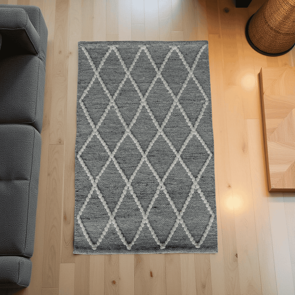 Light Grey Diamond Pattern Flat Weave Rug