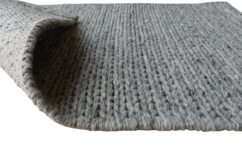 Grey With Chain Pattern Flat Weave Rug