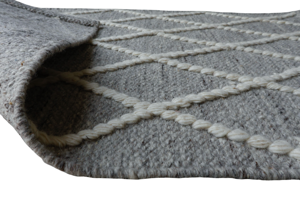 Light Grey Diamond Pattern Flat Weave Rug